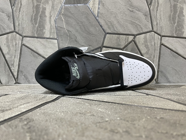 ナイキ靴側面デザイン